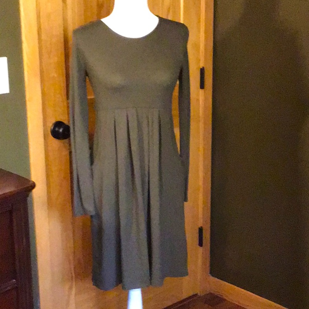 Long sleeve, size S midi dress